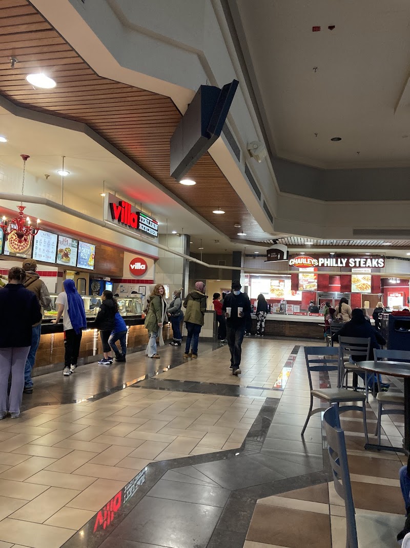 Great Lakes Mall Cleveland atmosphere