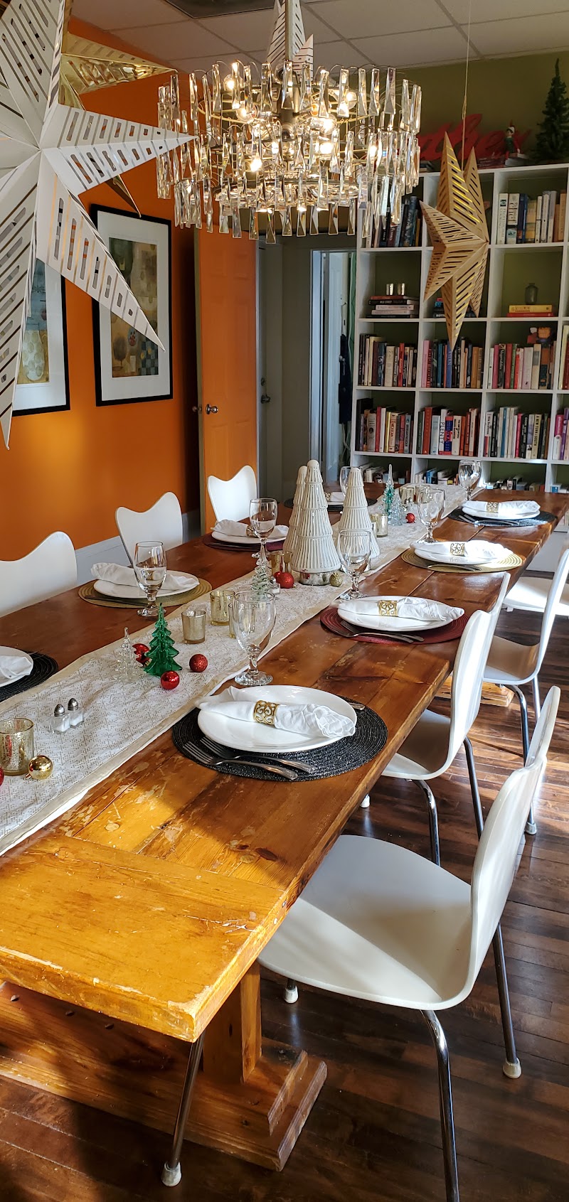 Gatherings Kitchen Cleveland atmosphere
