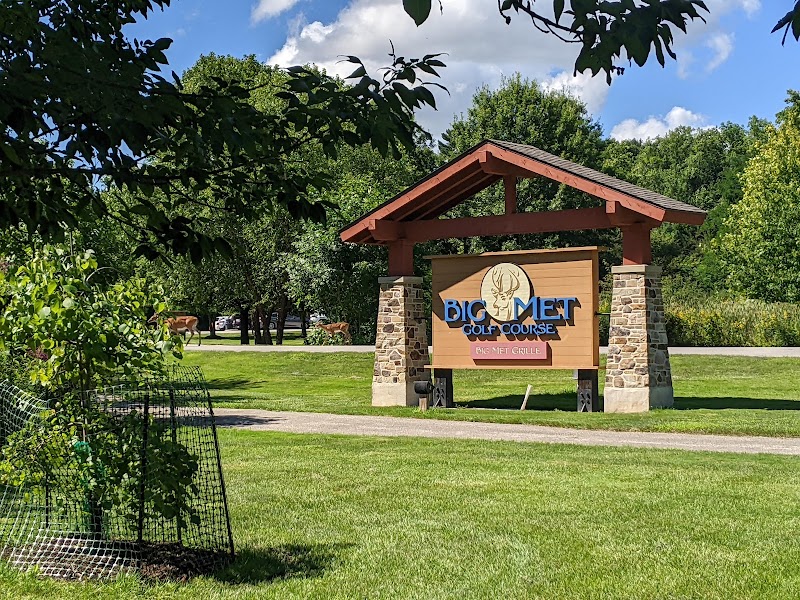 Big Met Golf Course Cleveland atmosphere