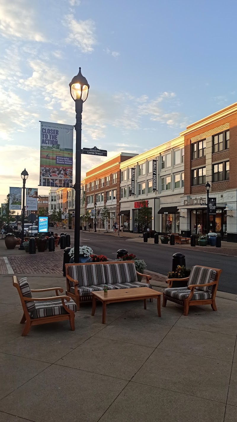 The Promenade At Crocker Park Cleveland atmosphere