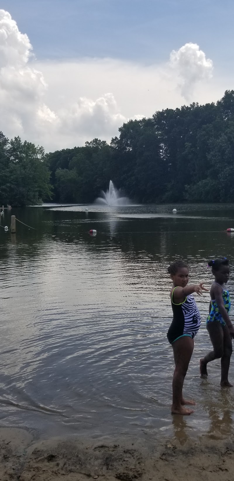 Wallace Lake Park Cleveland atmosphere
