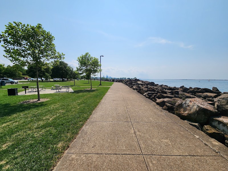 Lakefront Reservation E 72nd Fishing Area Cleveland atmosphere