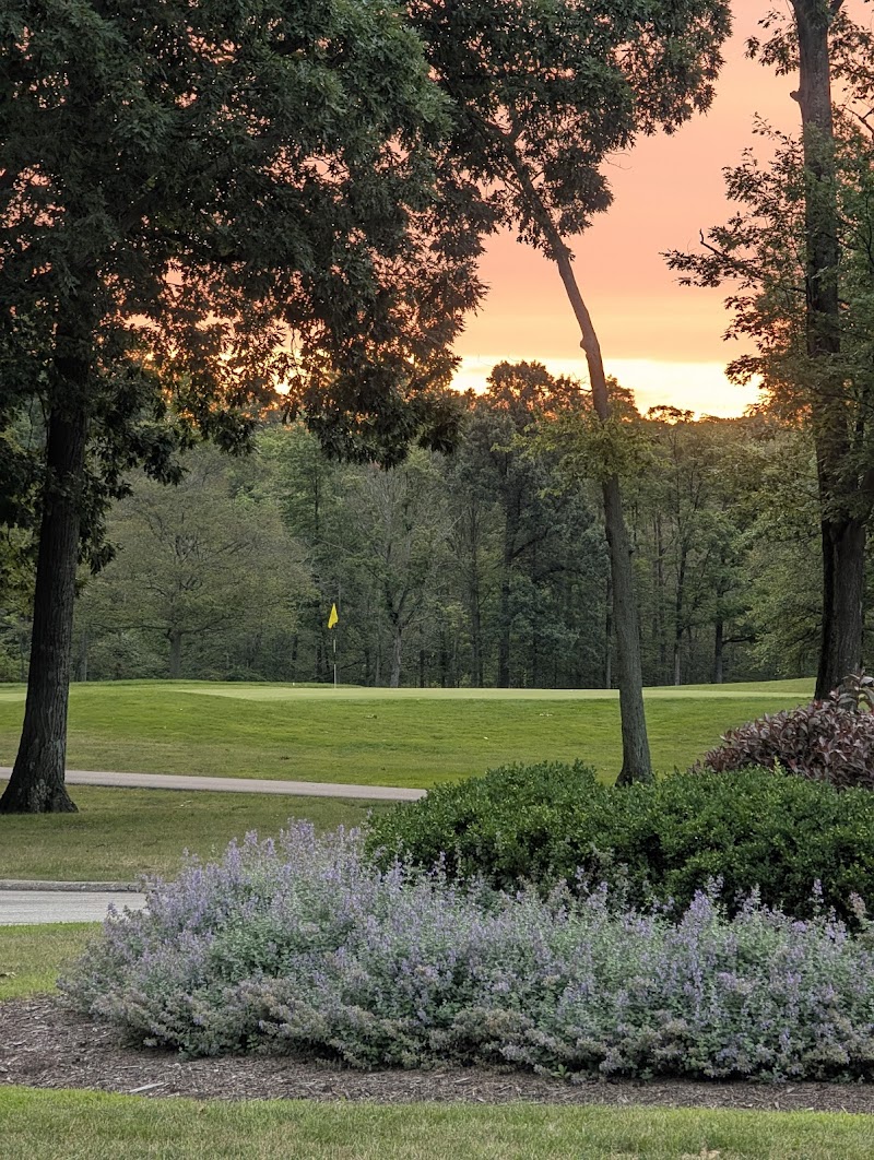 Seneca Golf Course Cleveland atmosphere
