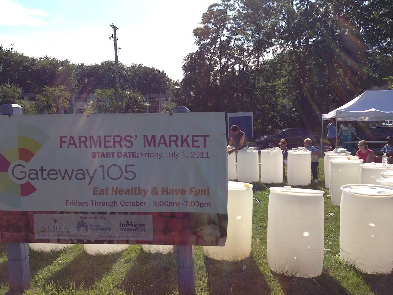 Gateway 105 Farmers' Market Cleveland atmosphere