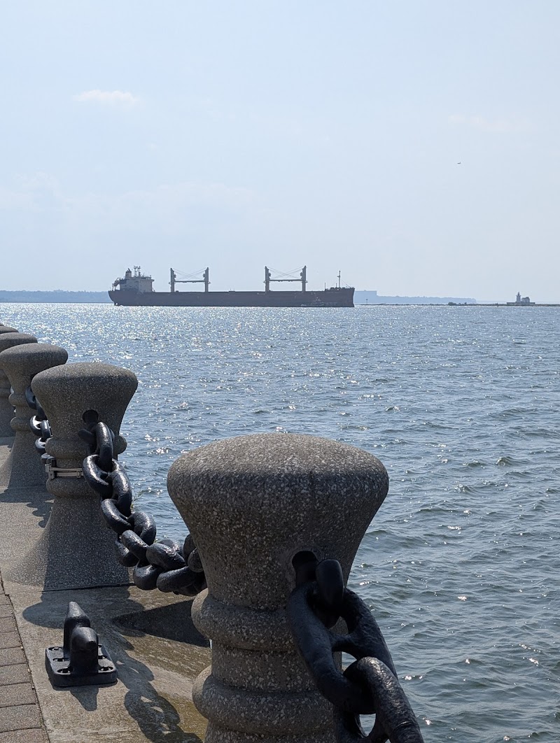 Cleveland Harbor West Pierhead Lighthouse Cleveland atmosphere