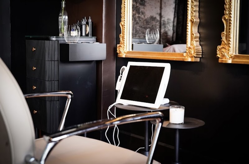 The Cleveland Headspa | Scalp & Skin Cleveland atmosphere