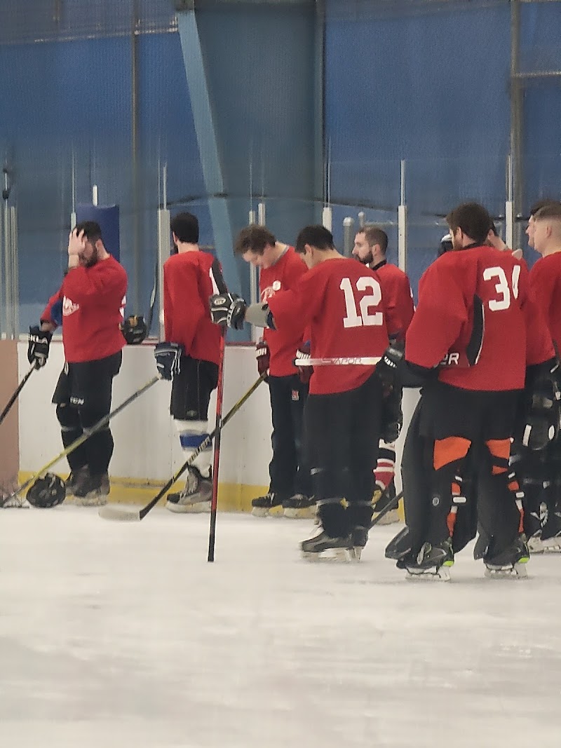North Park Ice Arena/ Pool Cleveland atmosphere