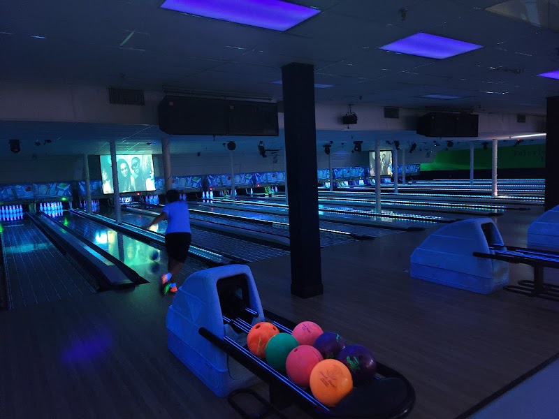 Fairview Lanes Cleveland atmosphere
