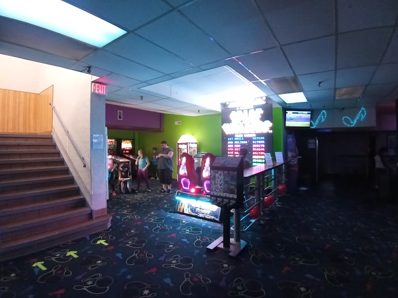 Fairview Lanes Cleveland atmosphere