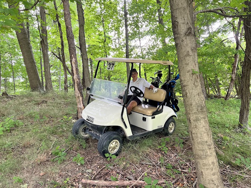 Little Met Golf Course Cleveland interior