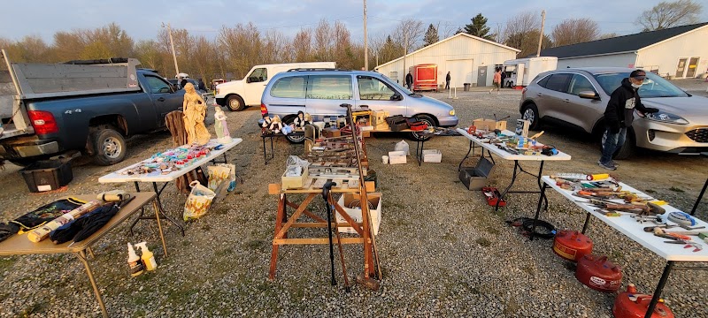 Litchfield Flea Market Cleveland atmosphere