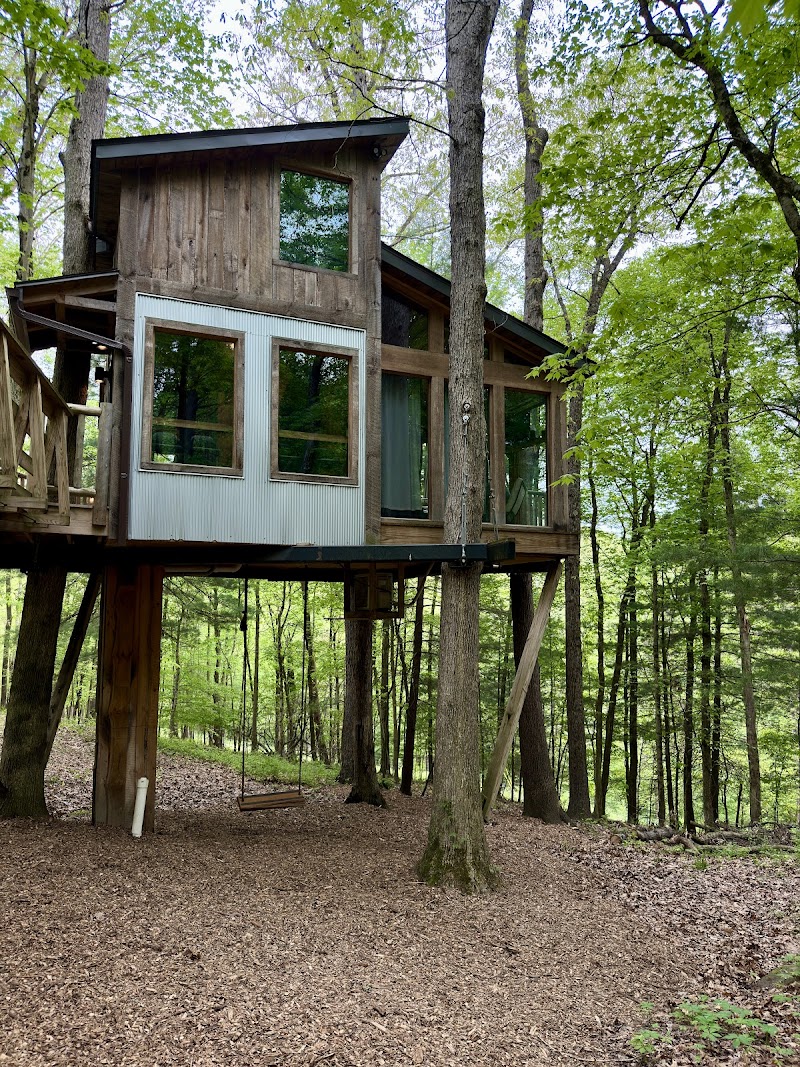 The Mohicans Treehouse Resort and Wedding Venue Cleveland interior