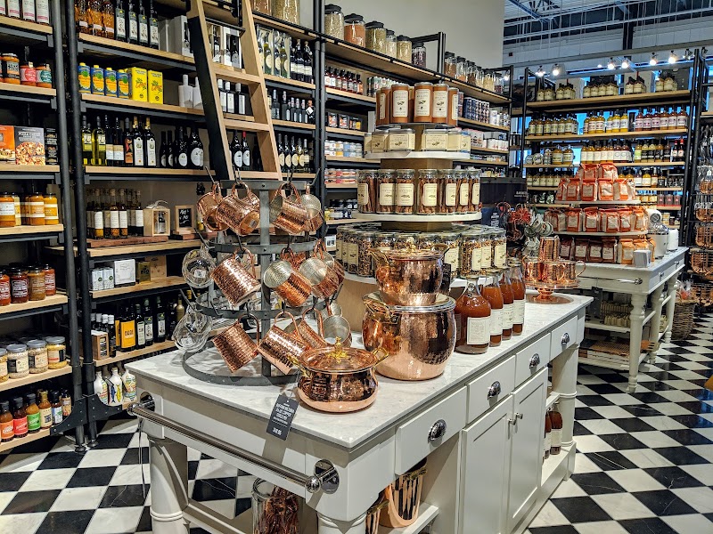 Williams-Sonoma Cleveland atmosphere
