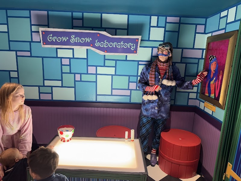 Kringle's Inventionasium Experience (Cleveland) Cleveland atmosphere
