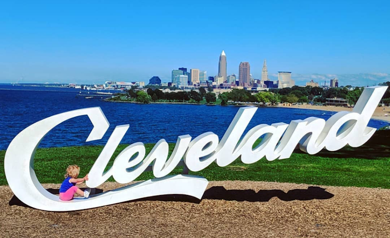 Edgewater Beach Cleveland atmosphere