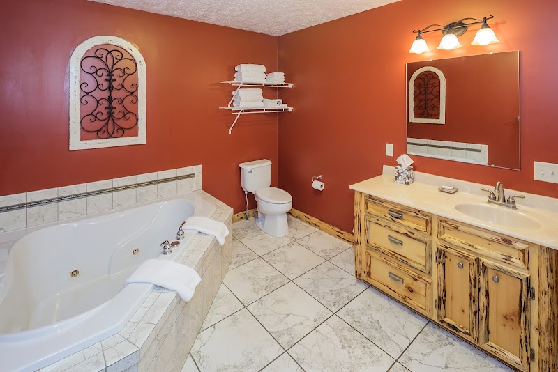 Sojourner's Lodge & Cabin Suites Cleveland atmosphere