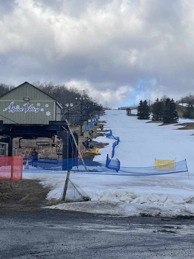 Alpine Valley Cleveland atmosphere