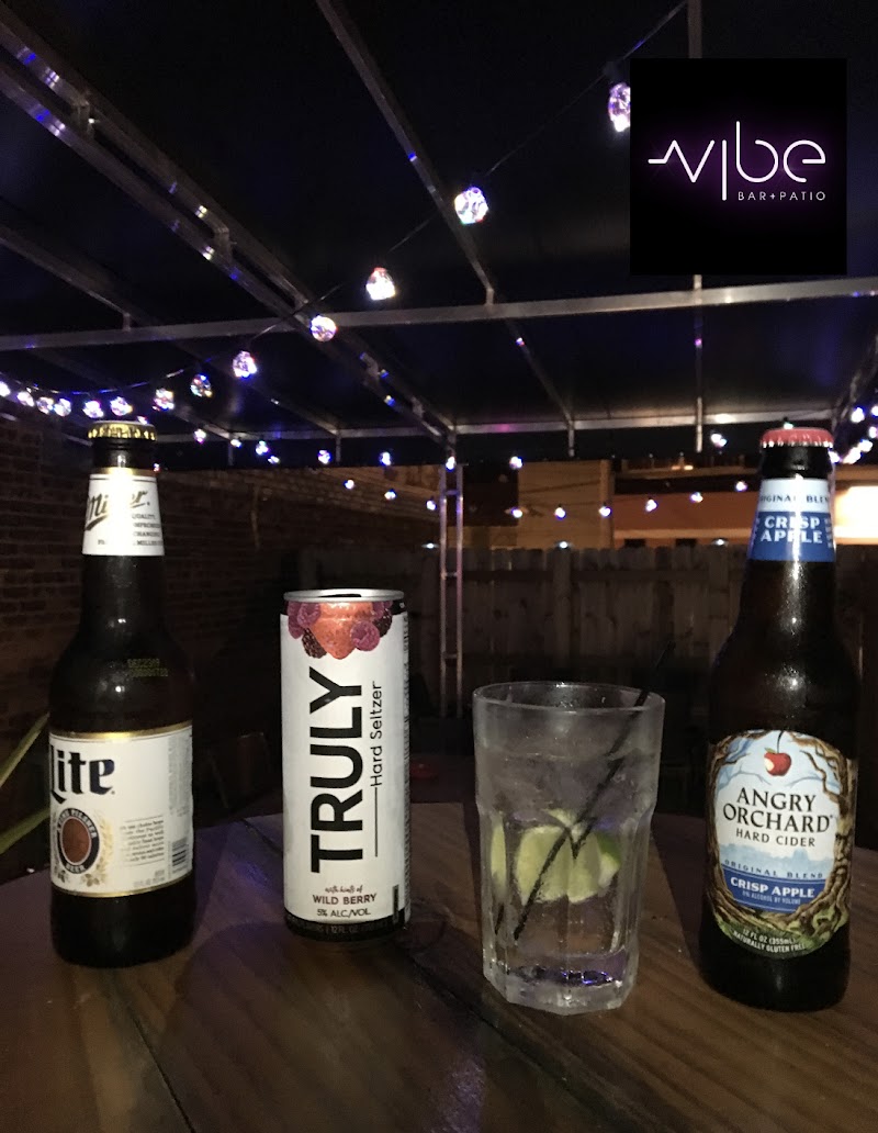 Vibe Bar + Patio Cleveland interior