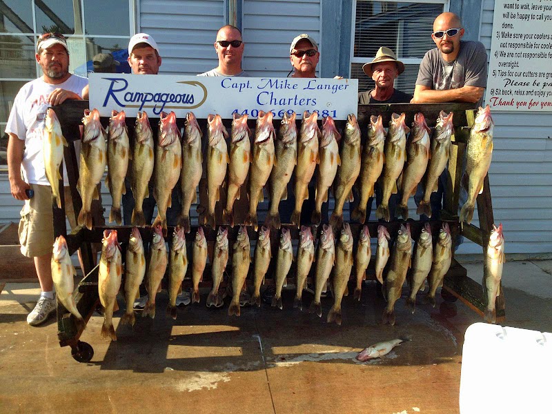Lake Erie Fishin Charters Cleveland interior