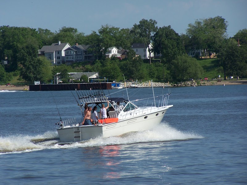 Lake Erie Fishin Charters Cleveland atmosphere