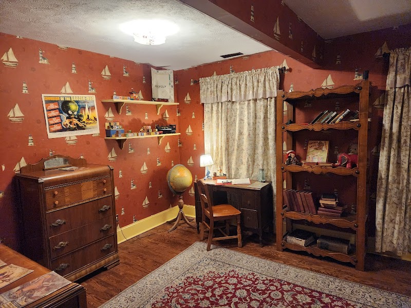 House From A Christmas Story Museum Cleveland atmosphere