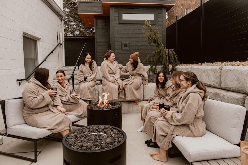 Raw Esthetics Wellness Spa Cleveland atmosphere