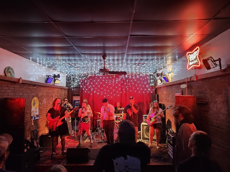 Five O'Clock Lounge Cleveland atmosphere