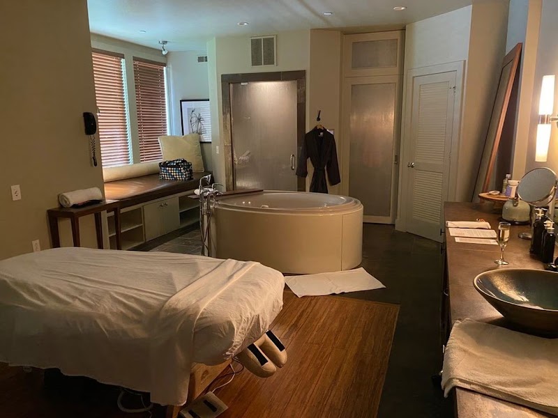 Bodhi Tree Massage + Skincare Cleveland atmosphere