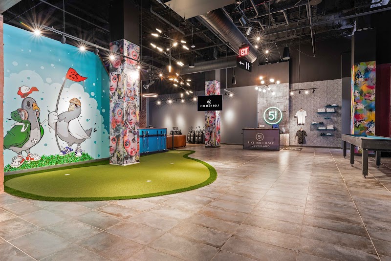 Five Iron Golf Cleveland interior