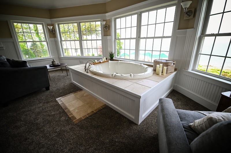 The Lakehouse Inn Cleveland atmosphere