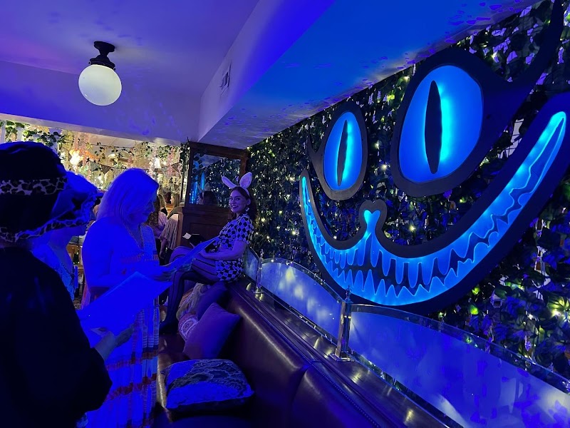 The Alice - An Immersive Cocktail Experience Cleveland atmosphere