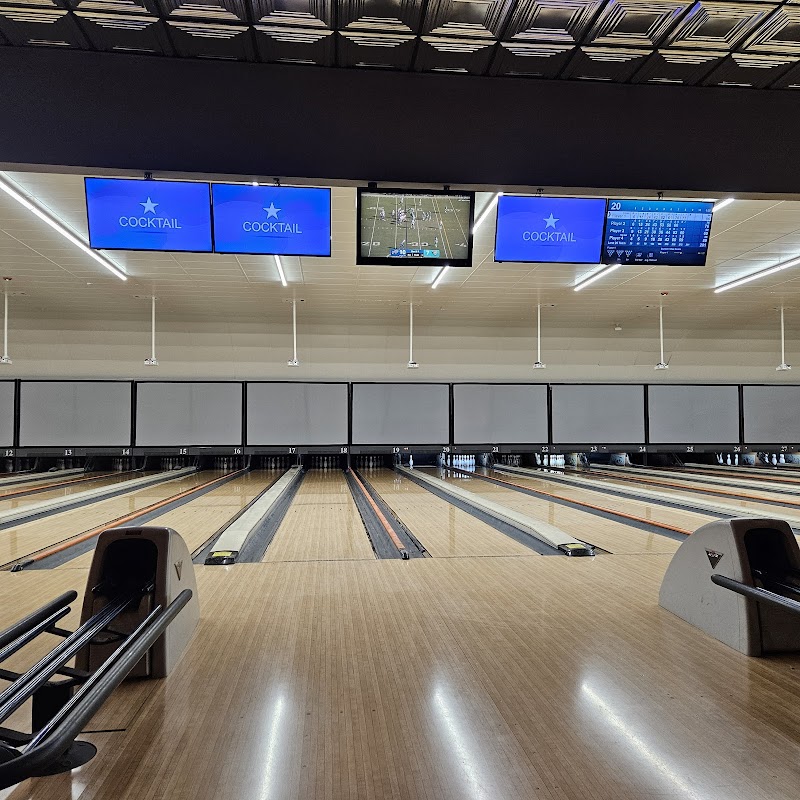 Spins Bowl Independence Cleveland interior