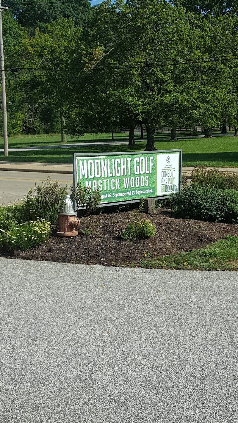 Mastick Woods Golf Course Cleveland atmosphere