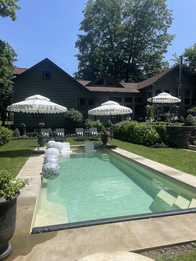 Getaway Inn at Cooper's Woods Cleveland atmosphere