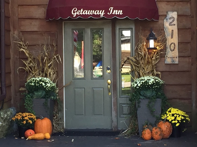 Getaway Inn at Cooper's Woods Cleveland atmosphere