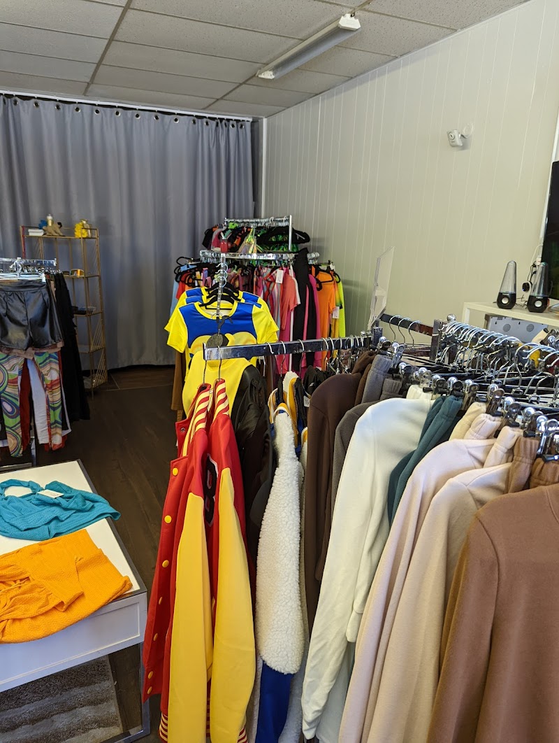 DeBonair Boutique LLC Cleveland atmosphere