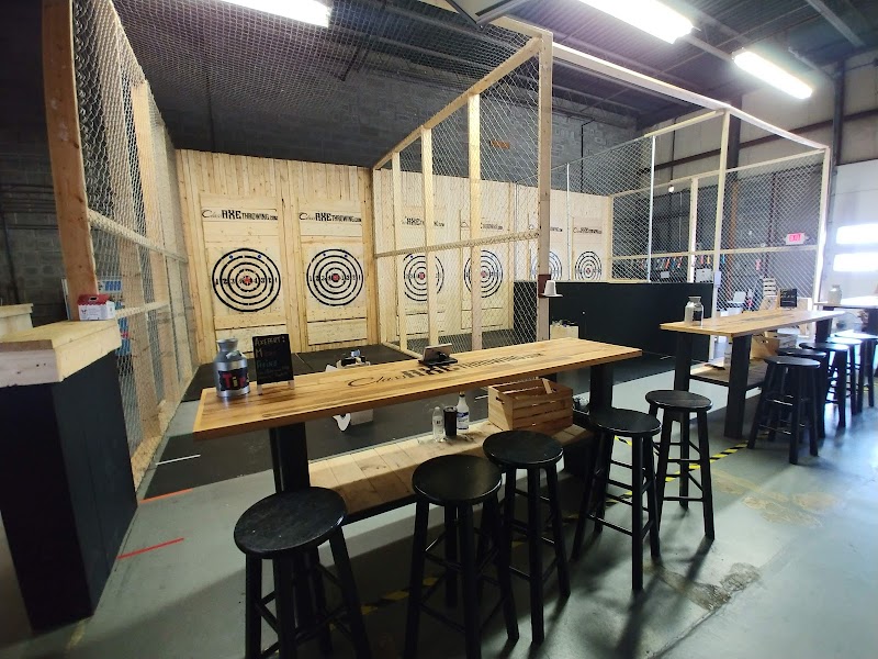 Lumber Legends - Cleveland Axe Throwing Cleveland atmosphere