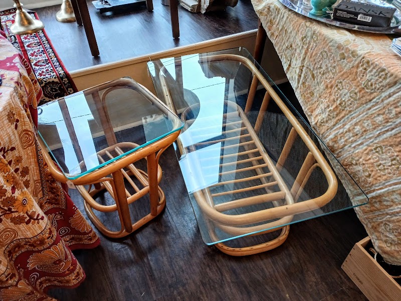 Mix Vintage + Estate Goods Cleveland atmosphere