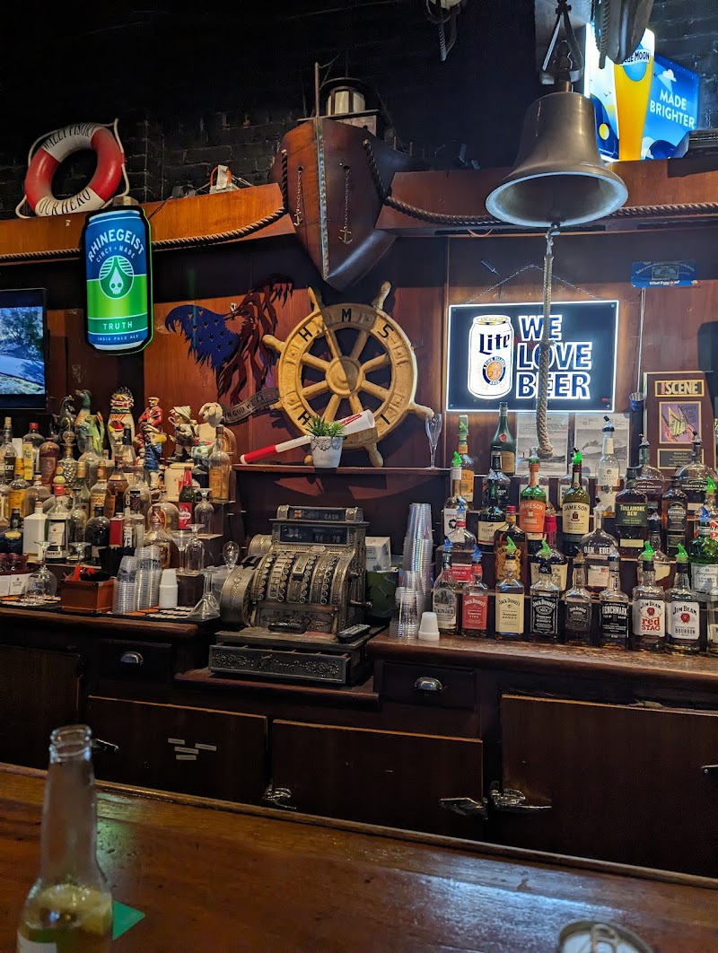 Harbor Inn Cafe Cleveland interior
