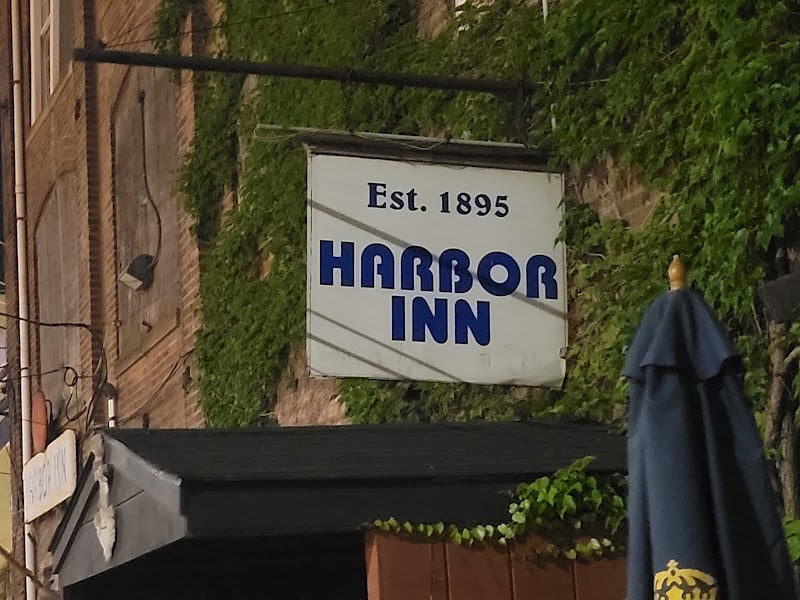 Harbor Inn Cafe Cleveland atmosphere