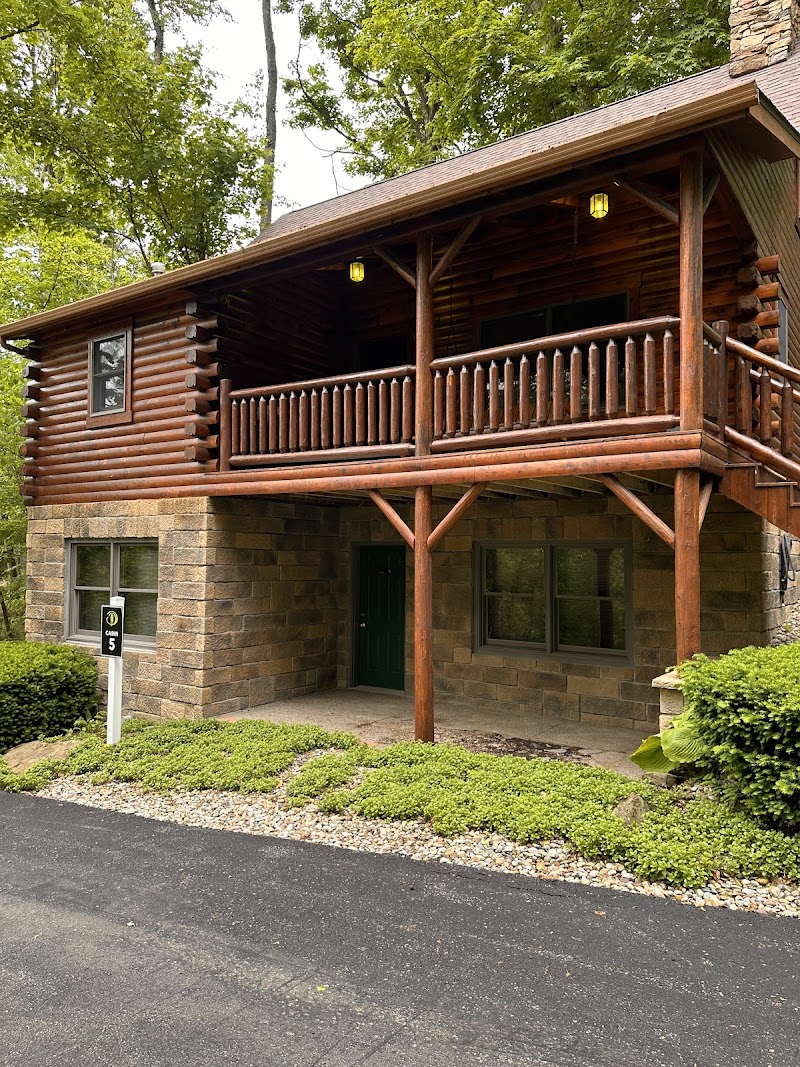 Donna’s Premier Lodging - Cabin Rentals Cleveland atmosphere