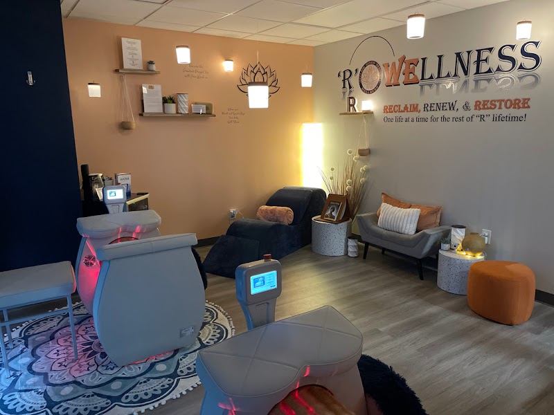 R Wellness Cleveland atmosphere
