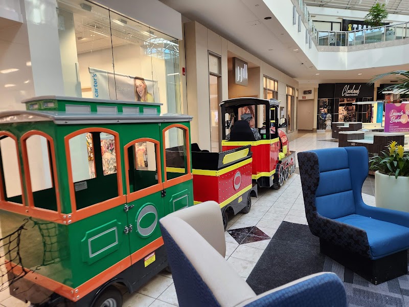 SouthPark Mall Cleveland atmosphere