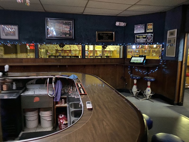 Dickey Lanes Cleveland atmosphere