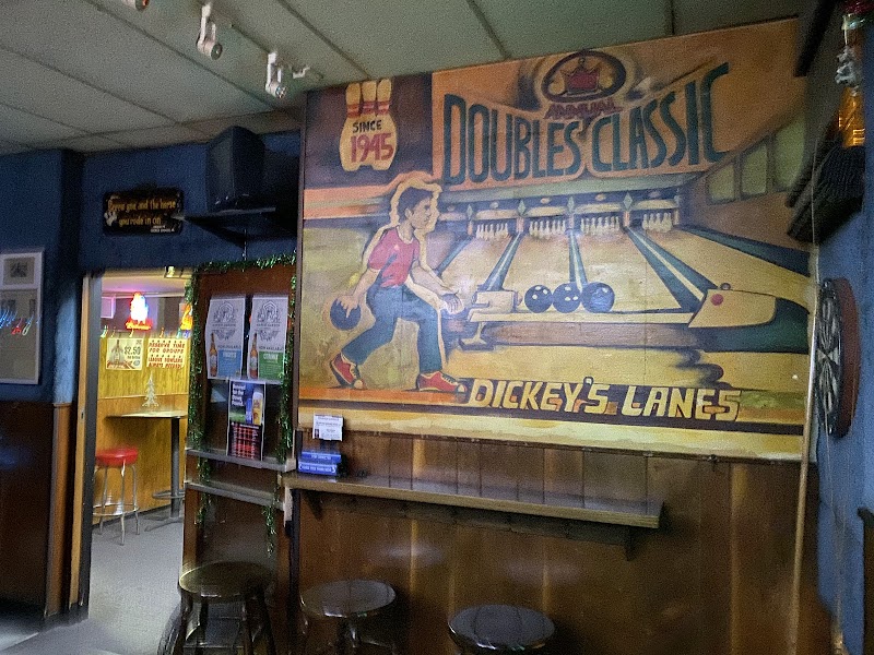 Dickey Lanes Cleveland atmosphere