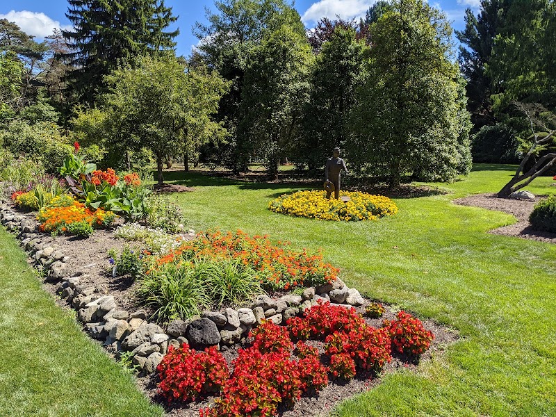 Schoepfle Gardens Cleveland atmosphere