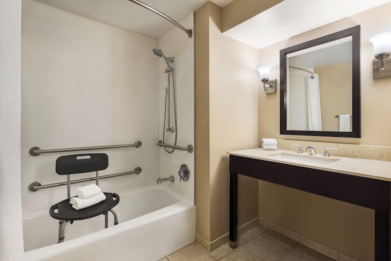 Crowne Plaza Cleveland at Playhouse Square by IHG Cleveland atmosphere