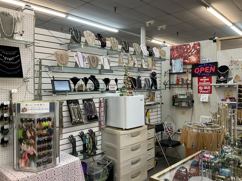 Wholesale Furniture Outlet - Streetsboro Flea Market Cleveland atmosphere