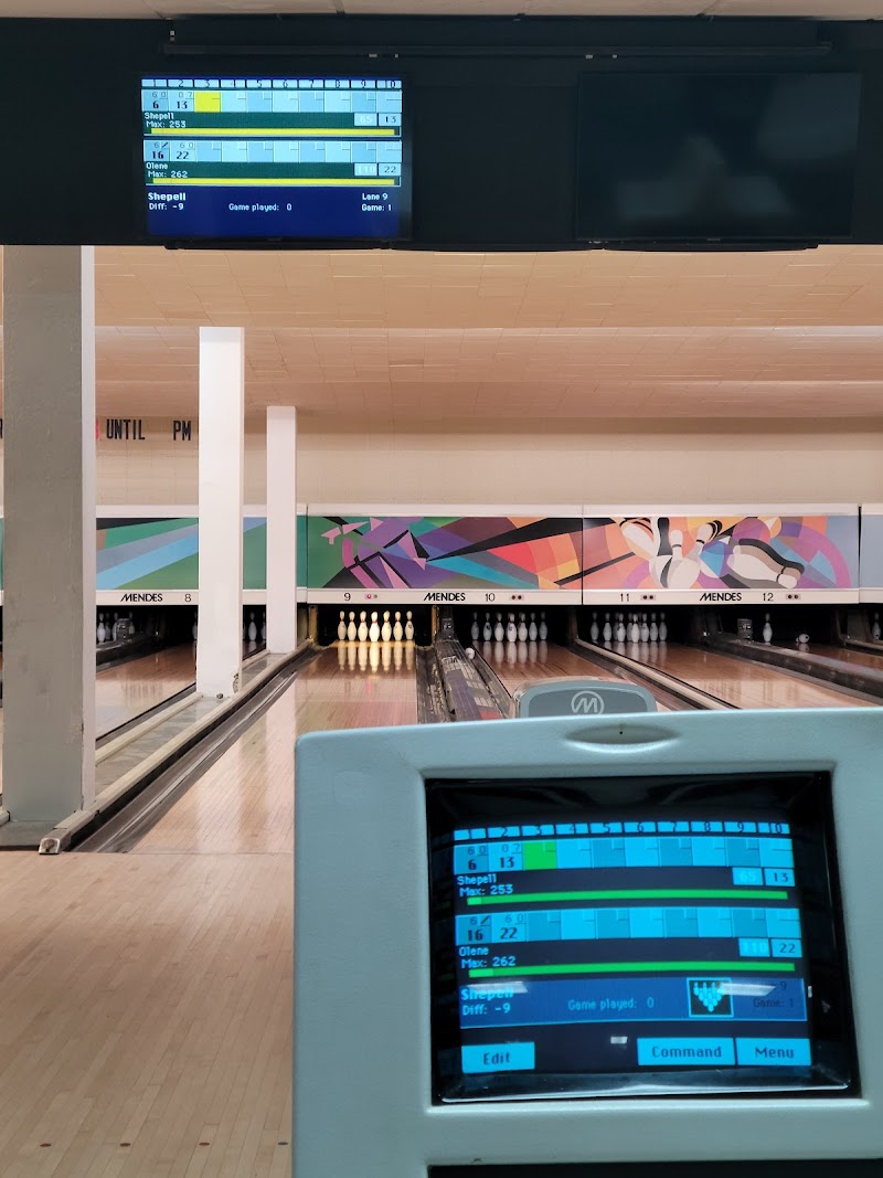 Madison square lanes Cleveland interior