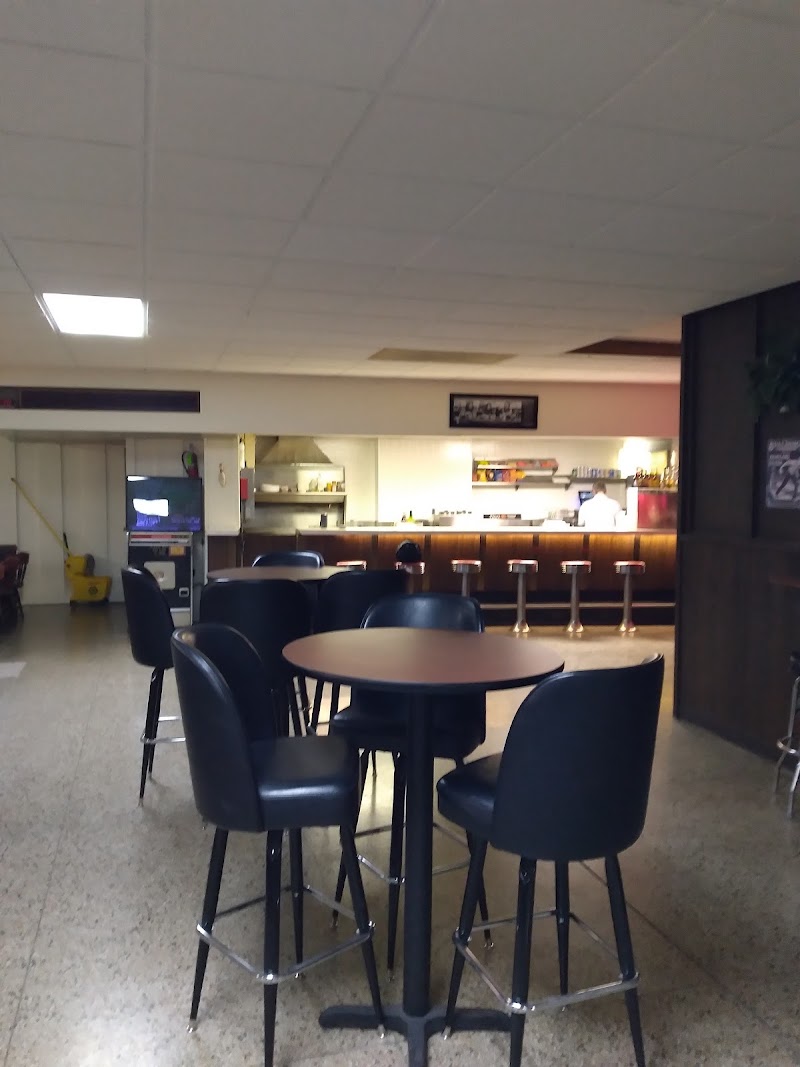 Madison square lanes Cleveland atmosphere